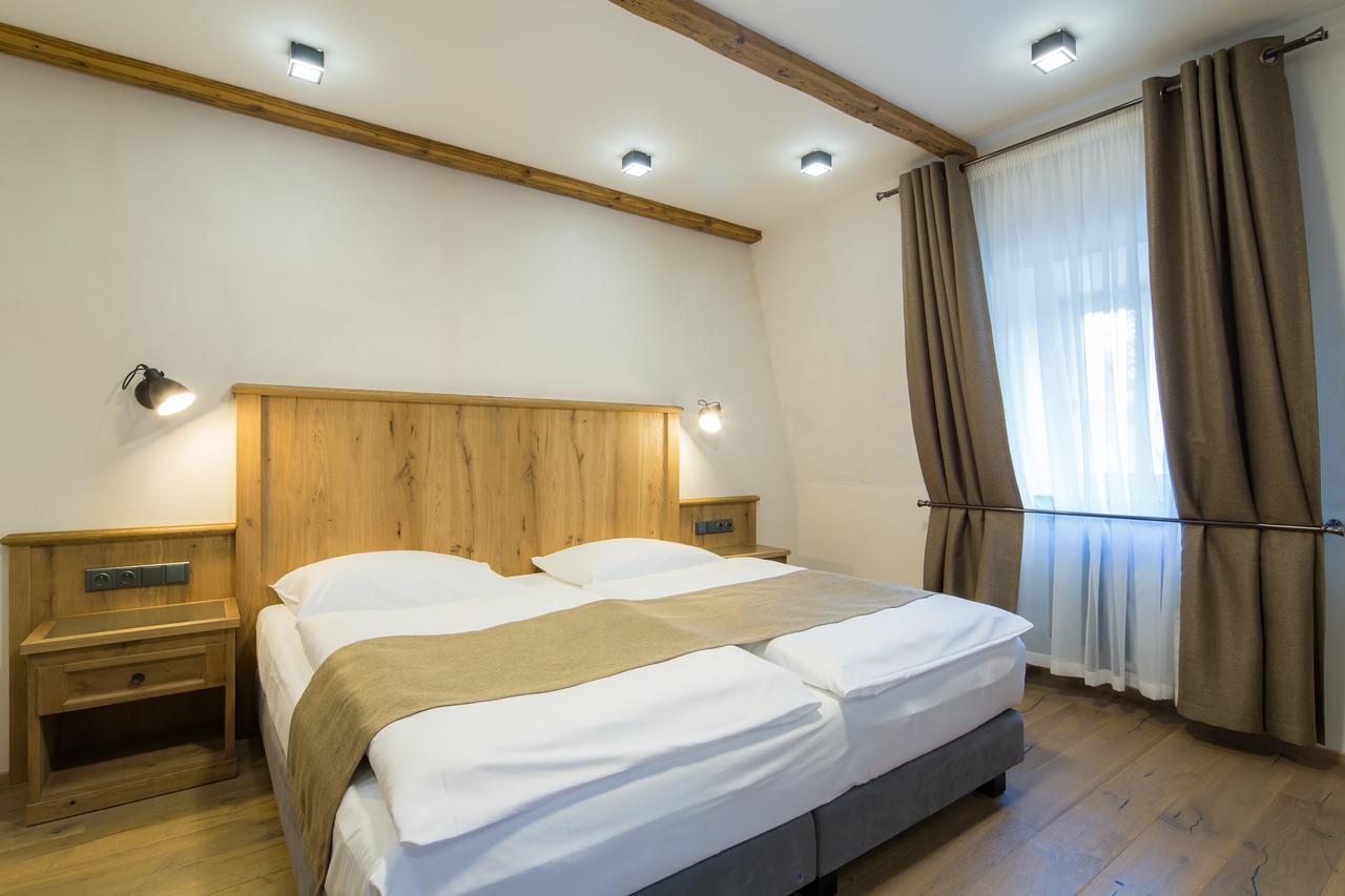 Hotel Male Versailles Κάρλοβι Βάρι Εξωτερικό φωτογραφία