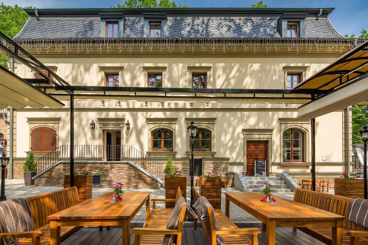 Hotel Male Versailles Κάρλοβι Βάρι Εξωτερικό φωτογραφία